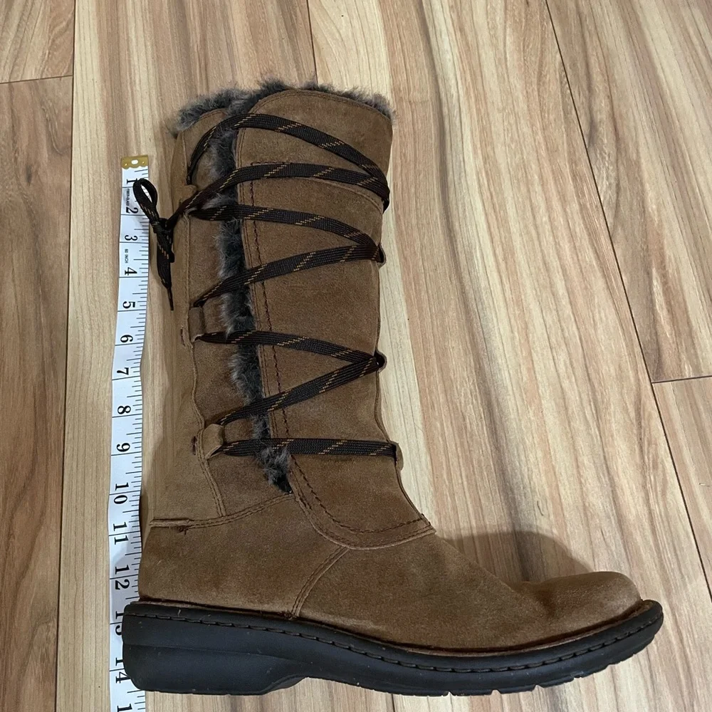 Clarks Avington Hayes Brown Suede Faux Fur Lined Lace Up Women's Cozy Boots.